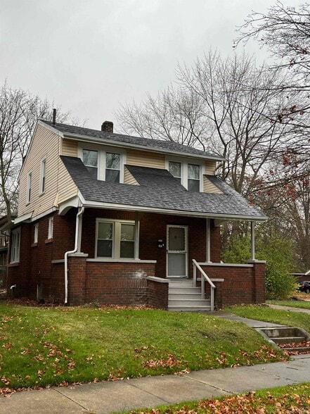 Building Photo - 914 Whittier Ave