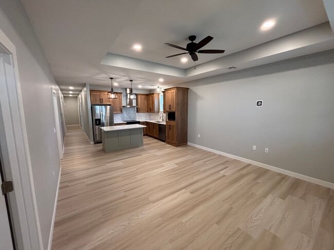 Building Photo - Stunning New Build in Central Manhattan! Available NOW!