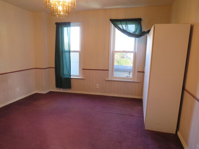 Building Photo - 2002 Cottage Ave