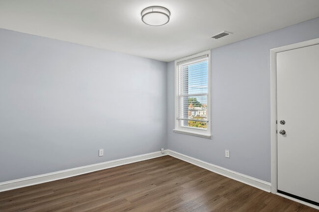 Building Photo - 2207 Callow Ave