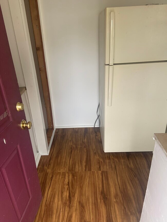 Building Photo - 4 Shepard St