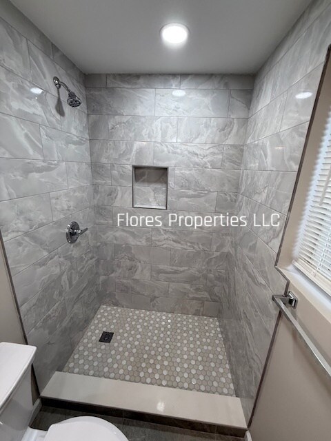 Building Photo - 1413 Cranwood Dr