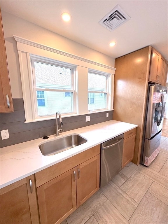 Building Photo - 14 White St