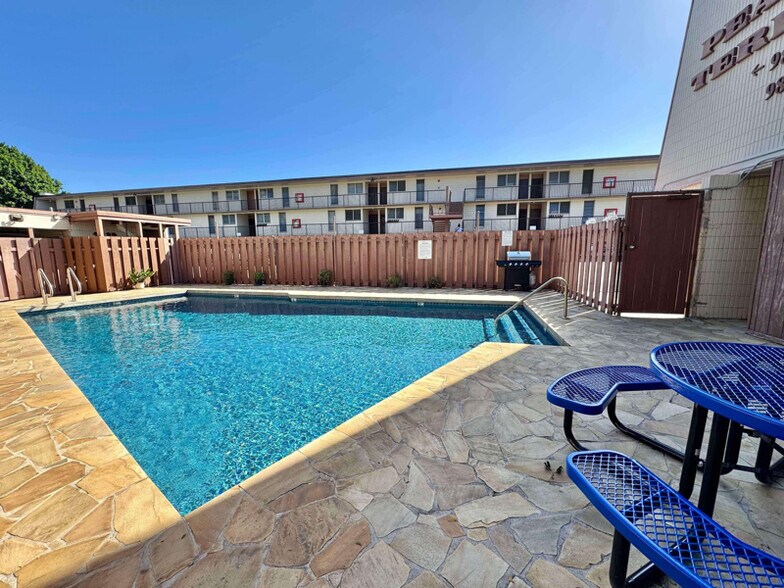 Building Photo - 98-729-729 Moanalua Loop