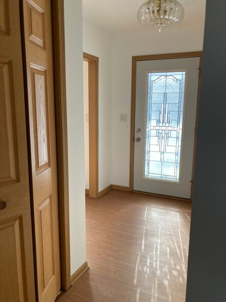 Building Photo - 638 Pearl St