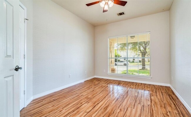 Building Photo - 2901 Rainy River Dr