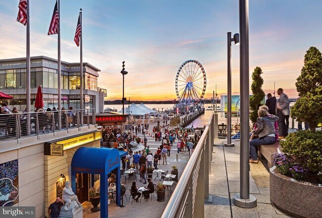 Building Photo - 145 Riverhaven Dr