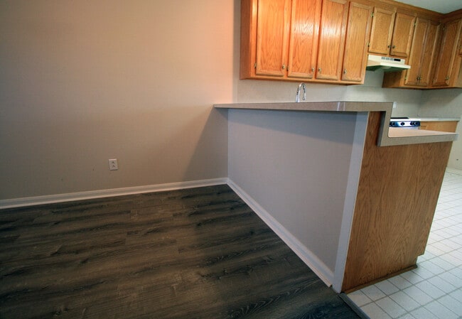 Building Photo - 901 Camellia Ct