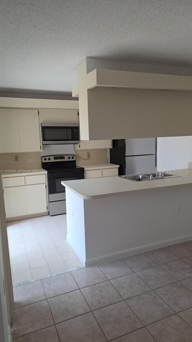 Building Photo - 739 Mill Valley Pl