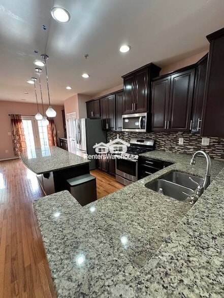 Building Photo - 7412 Wild Honey Way