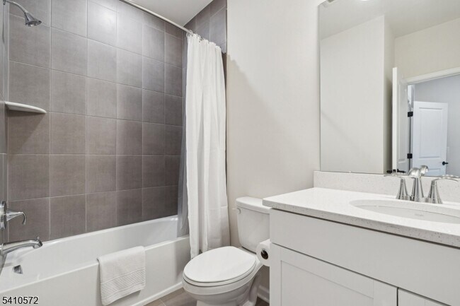 Building Photo - 4 Sadie Cir