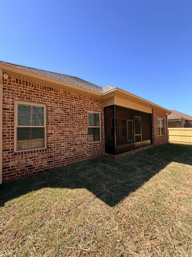 Building Photo - 536 Bristleleaf Path
