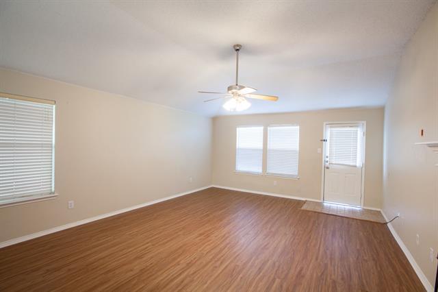 Building Photo - 1118 Water Oak Way