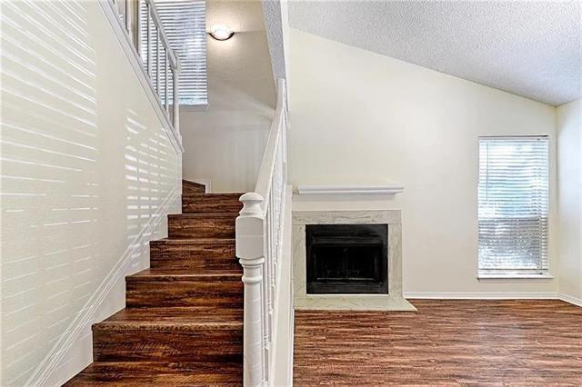Building Photo - 1473 Meadowood Village Dr