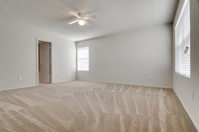 Building Photo - 8211 Leaning Oak Ct