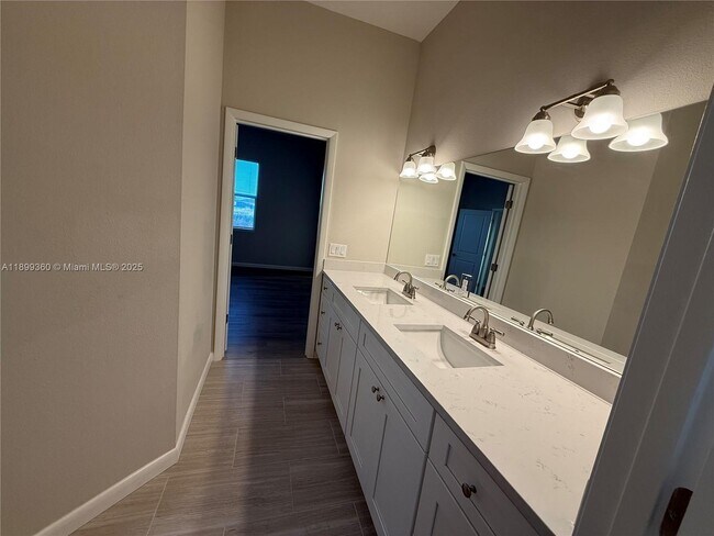 Building Photo - 1025 Jupiter Lp