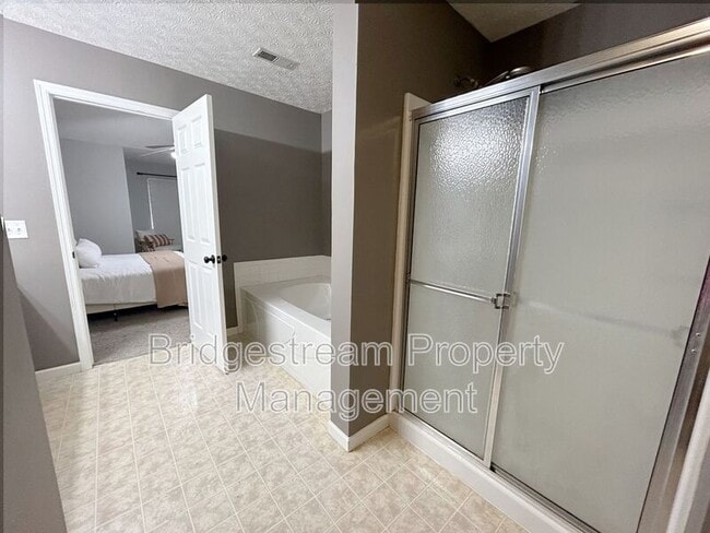 Building Photo - 282 Hess Ct