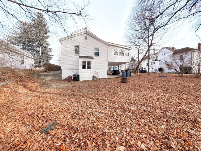 Building Photo - 3 Elm St