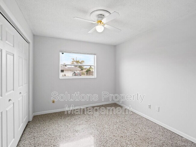 Building Photo - 905 Lisa Dr