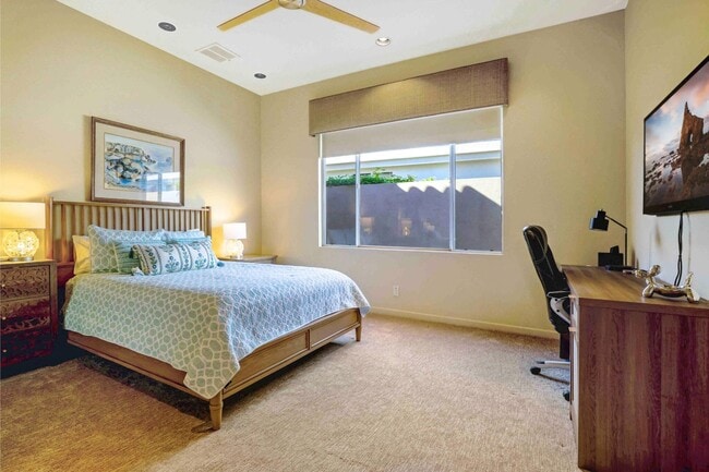 Building Photo - 293 Desert Holly Dr