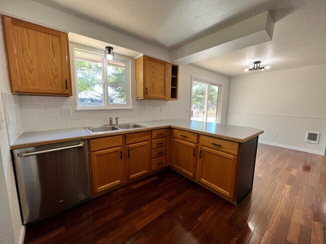 Building Photo - 394 S Harlan Pl