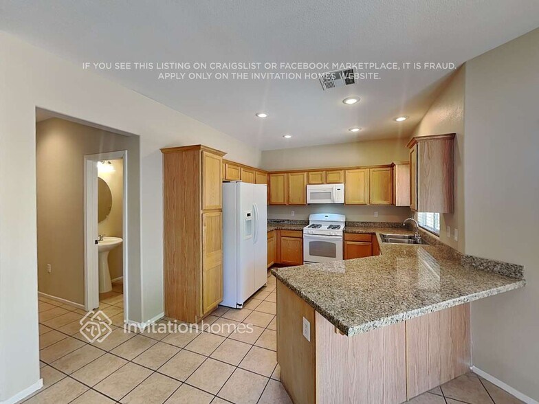 Building Photo - 10928 Salernes St