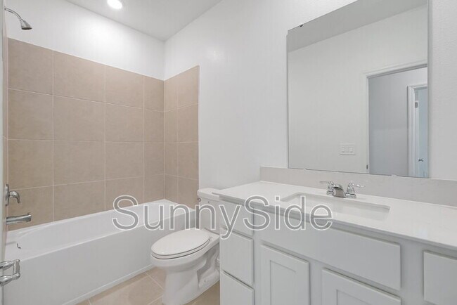 Building Photo - 2939 Maloof Dr