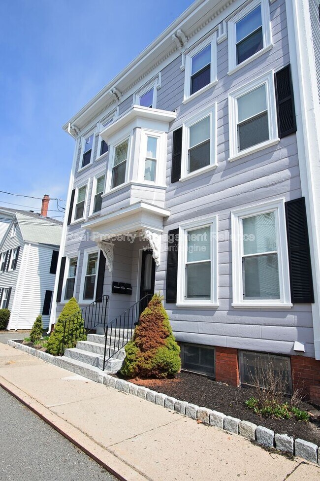 Building Photo - 16 Franklin Pl