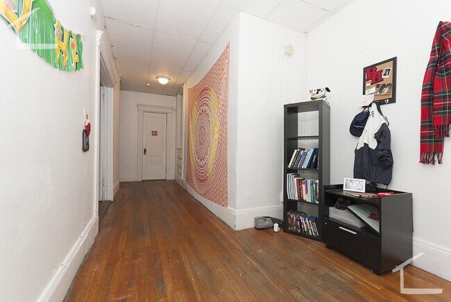 Building Photo - Allston 2 BR Apartment - 9/1/26