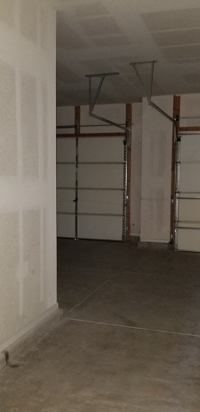 Building Photo - 4901 Oro Ln