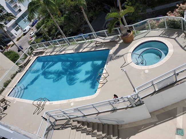 Building Photo - 2200 NE 4th Ave