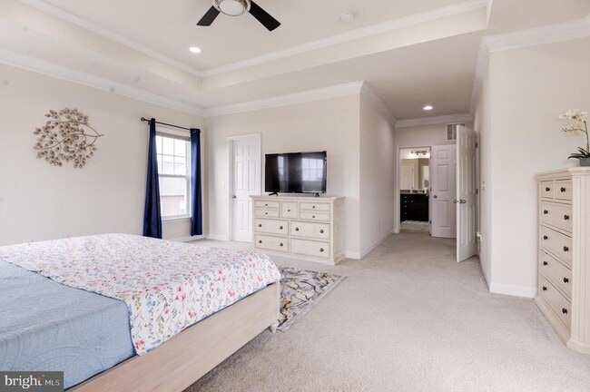 Building Photo - 22283 Pinecroft Terrace