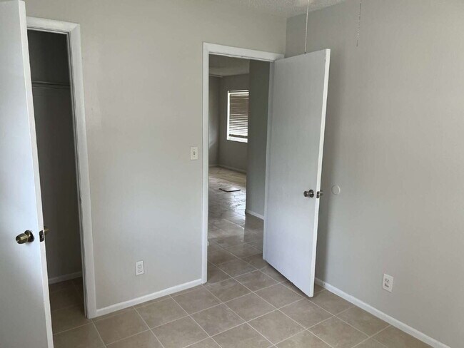 Building Photo - Peaceful Alva Living Near Caloosahatchee Park – Easy Access to SR-80