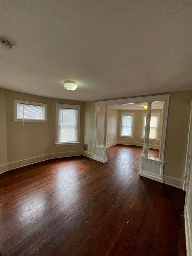 Building Photo - 137 Washington St