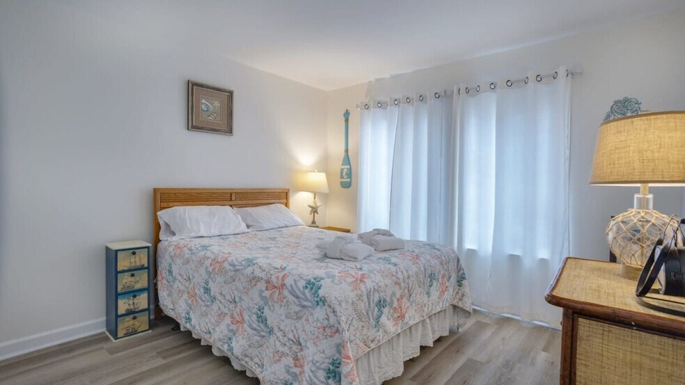 Building Photo - 239 Beach City Rd