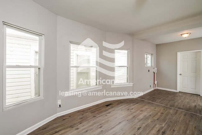 Building Photo - 810 Sutcliffe Ave