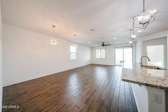 Building Photo - 2306 E Branham Ln