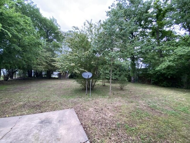 Building Photo - 1408 H St