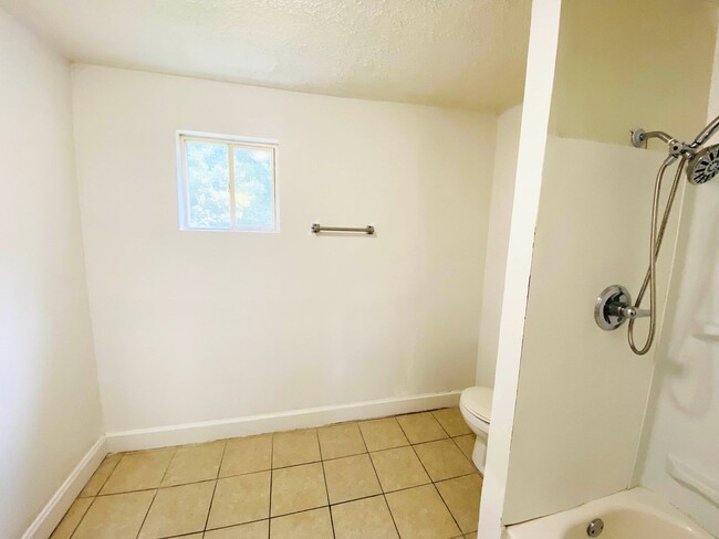 Building Photo - Three bedrooms/two bath House - Ready for ...