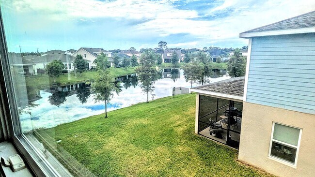 Building Photo - Annual UNfurnished NEW 4/ 2 1/2 home off S...