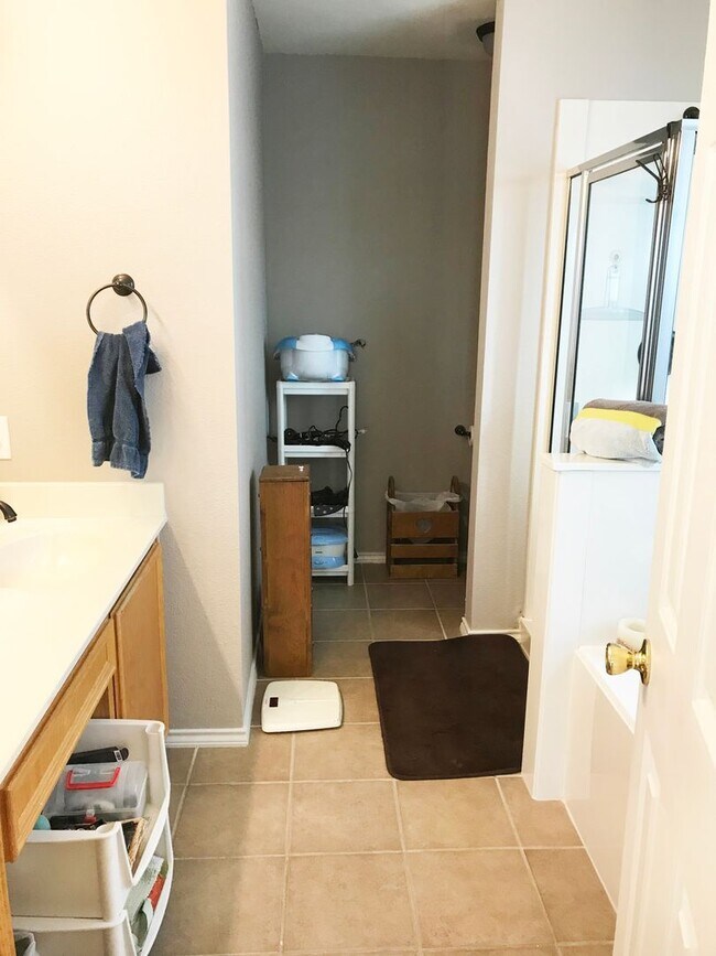 Building Photo - 4-Bedroom House for Rent in Harker Heights