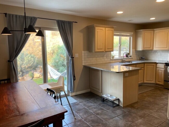 Building Photo - 10576 Sage Vista Ln