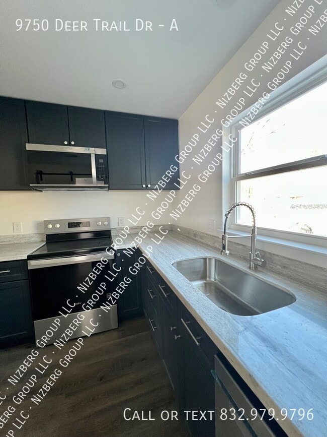 Building Photo - 9750 Deer Trail Dr