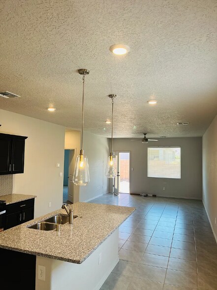 Building Photo - 4205 Via De Ventura