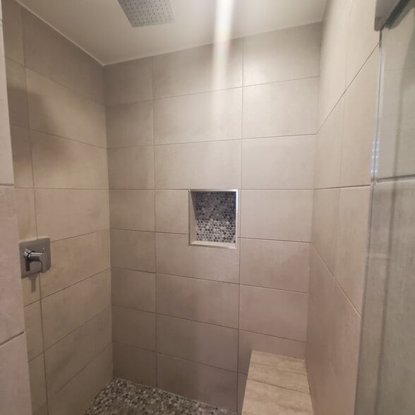 Building Photo - 10605 Ashton Ave