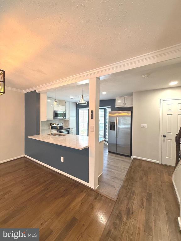 Building Photo - 110 Lakeview Ct