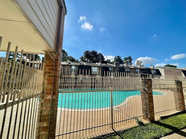 Building Photo - 2019 Place Rebecca Ln