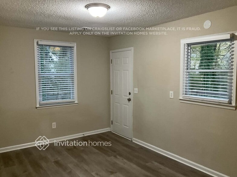 Building Photo - 3607 Memorial Pkwy NW