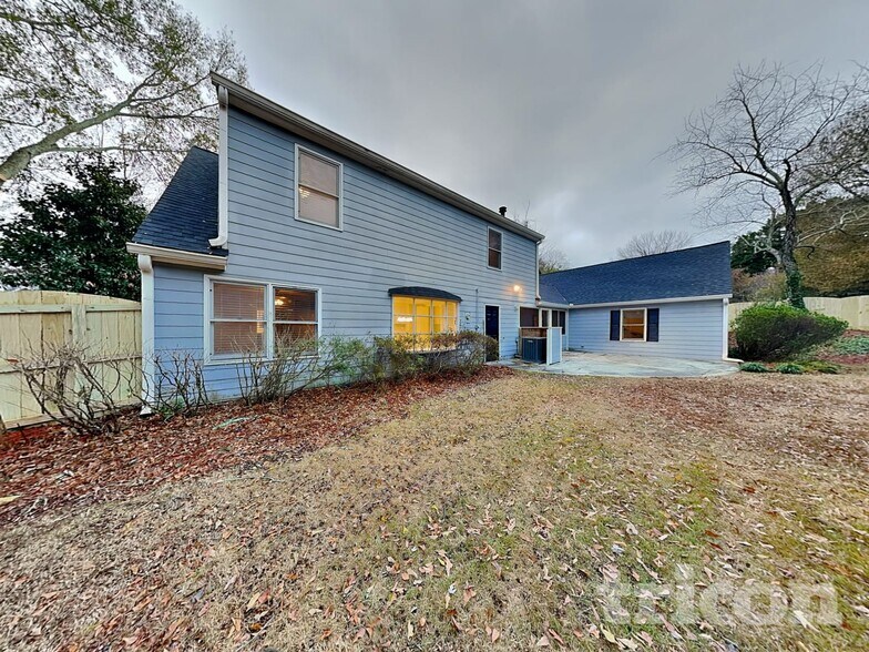 Building Photo - 2855 Dellinger Dr