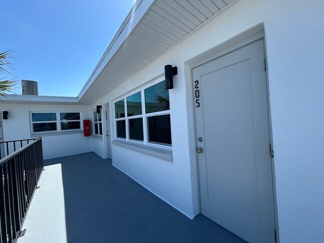 Primary Photo - 1740 Ocean Shore Blvd